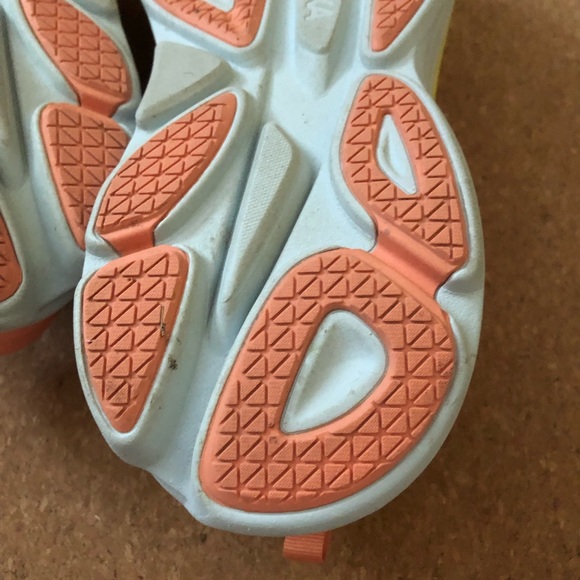 Hoka - Picture 6 of 12